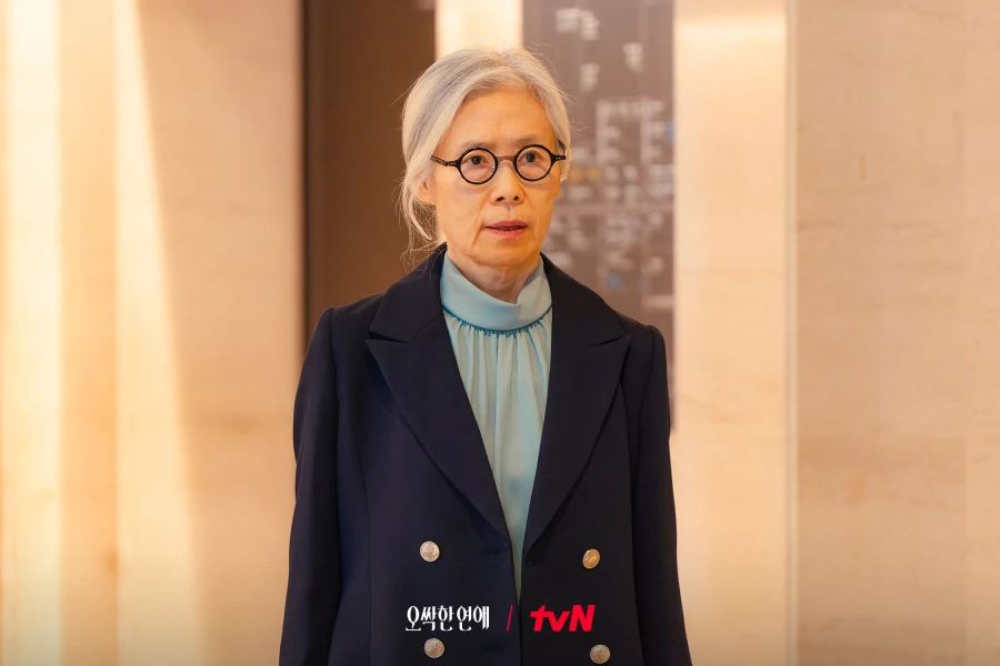 คุณยายทั้งสองในซีรี่ส์เรื่อง Spooky in Love (สะดุดรักกุ๊กกุ๊กกู๋)